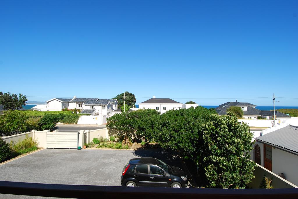 Bamboo Guest House Hermanus Exterior foto